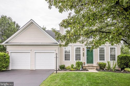3590 Wanda Ct, Woodbridge, VA 22193-5559