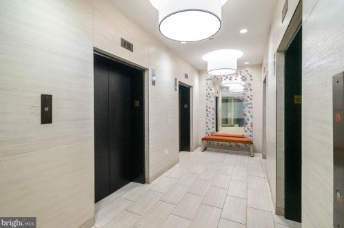 1420 Locust St, Philadelphia PA 19102-4201 exterior