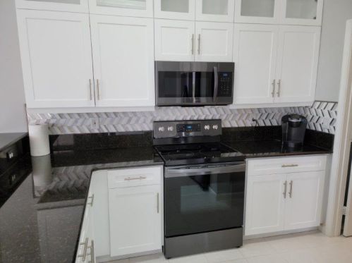 1041 Abingdon Ave, Fort Pierce FL  34953-2804 exterior