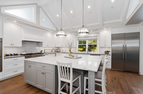 5461 Las Lomas St, Long Beach CA  90815-4138 exterior