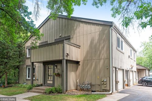 4828 Grenwich Way, Saint Paul, MN 55128-2034