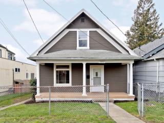 5042 M St, Tacoma, WA 98408-3507