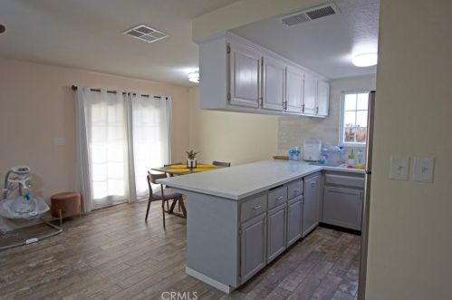 6001 Stone Bridge Ln, Bakersfield CA  93313-3386 exterior