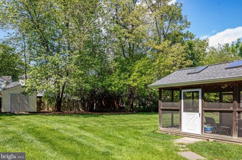 1125 Artic Quill Rd, Herndon VA  20170-3603 exterior