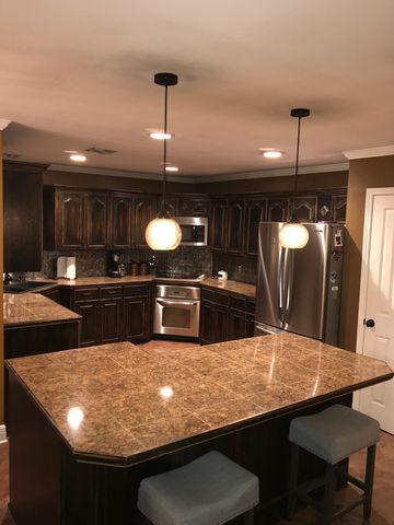 127 Pleasant View Dr, Lafayette, LA 70503-5950