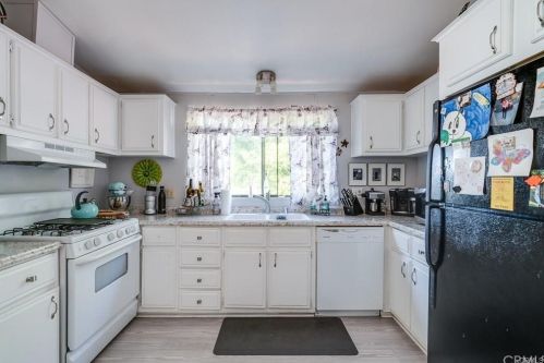 20935 Mariposa Rd, Lake Elsinore CA  92530-0522 exterior