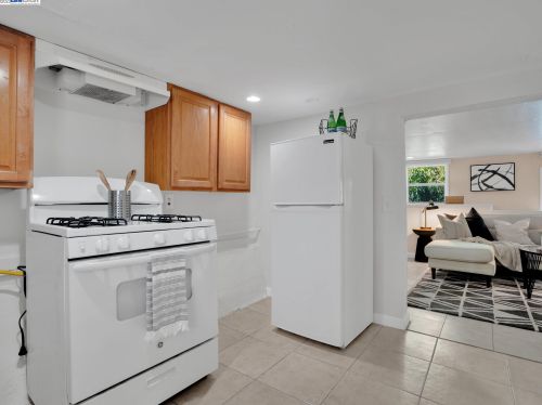 807 46th St, Oakland CA 94608-3418 exterior