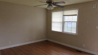 1946 Ferry Rd, Clarksville, TN 37040-7831