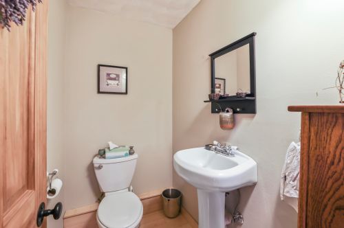 91 Hamwoods Rd, Alton NH  03809-5038 exterior