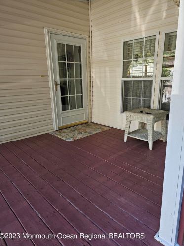4 Village Rd, Morganville, NJ 07751-1165