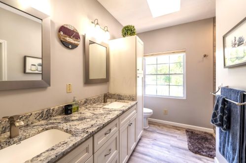 1440 Choctaw Dr, London OH  43140-8728 exterior