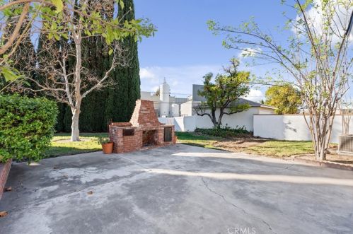 1052 Palmyra Ave, Orange CA  92866-2423 exterior