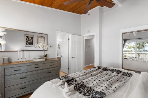 2440 Lincoln Ave, Belmont CA  94002-1424 exterior