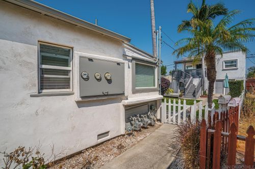 8816 La Mesa Blvd, La Mesa CA 91942-5406 exterior