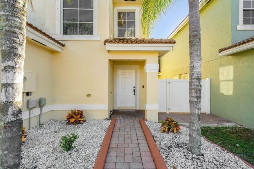 6402 Adriatic Way, West Palm Beach, FL 33413-1084