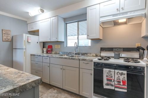 3565 Grape Dr, Tucson, AZ 85741-3207
