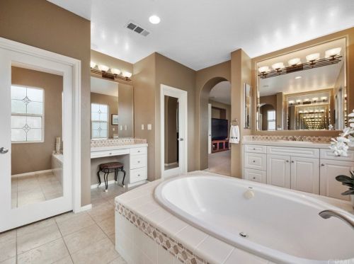 7463 Circulo Sequoia, Carlsbad CA 92009-8467 exterior