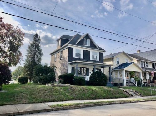 3703 College Ave, Beaver Falls, PA 15010-3410