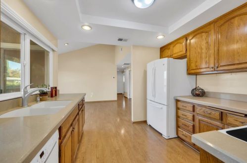 5820 Merlindale Dr, Citrus Heights CA  95610-6728 exterior