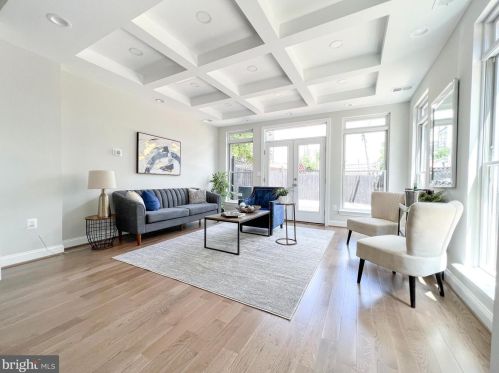 1010 15th St, Washington DC  20003-3213 exterior