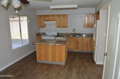 12428 48th Dr, Glendale AZ  85304-2208 exterior