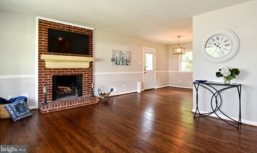 8913 Lagrange St, Lorton VA  22079-1626 exterior