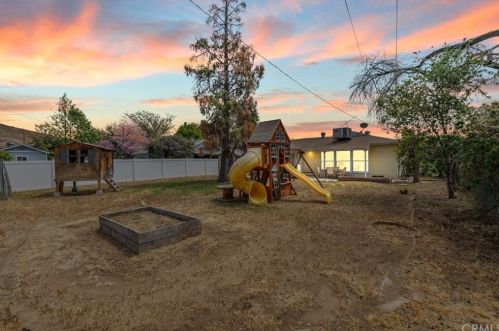 3457 Carlsbad Way, Riverside, CA 92506-3105