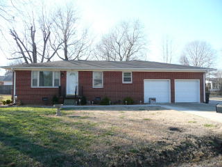 212 Ellis Dr, Paris, TN 38242-5612