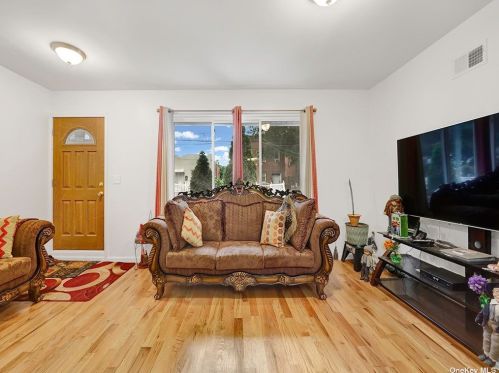 105-13 77th St, Jamaica, NY 11417-1034