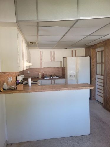 660 55th St, Hialeah FL  33013-1670 exterior