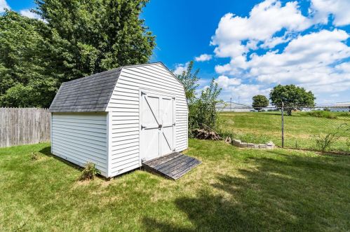 246 Jacqueline Dr, London OH  43140-1181 exterior