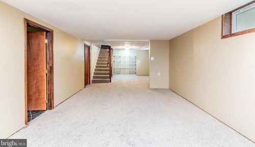 4 Beaver Rd, Camp Hill PA  17011-7404 exterior