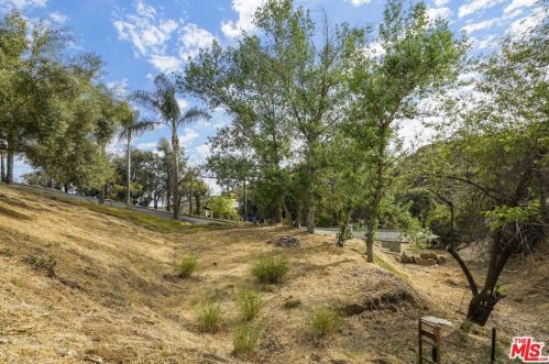 21630 Saddle Peak Rd, Topanga CA  90290-3414 exterior