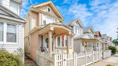 101-07 85th Rd, Jamaica, NY 11418-1013