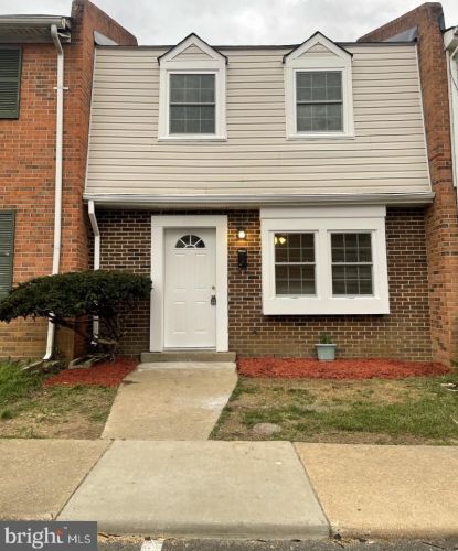606 Denton Cir, Fredericksburg VA  22401-2704 exterior