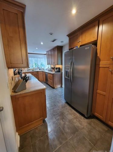 339 West St, Middletown CT  06457-4008 exterior