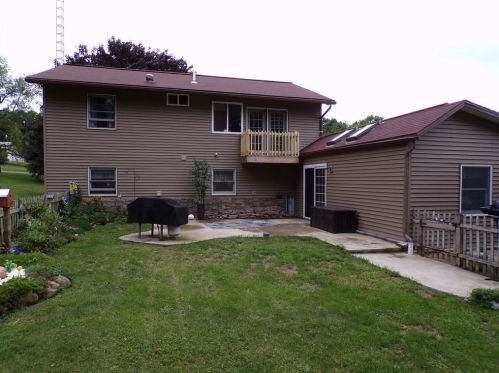 8023 Gulf Rd, North East, PA 16428-4302