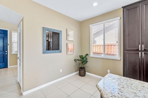 2312 Newcastle Dr, Vacaville CA  95687-8252 exterior