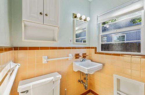 2121 Weatherbee St, Fort Worth TX  76110-1245 exterior