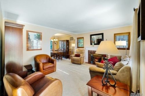 3543 Locust Ave, North Wantagh, NY 11793-3644