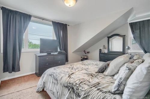 29 Ramapo Rd, Garnerville NY  10923-1717 exterior