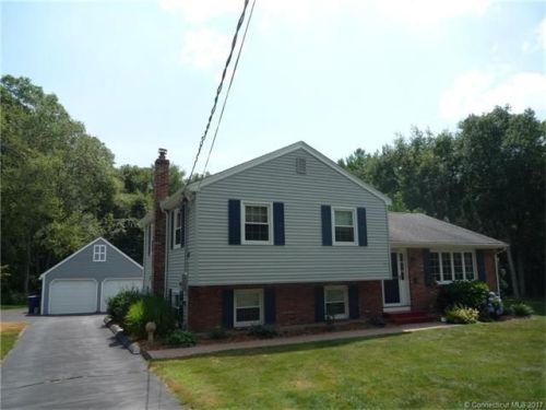 29 Locust Ct, Waterford, CT 06385-1505