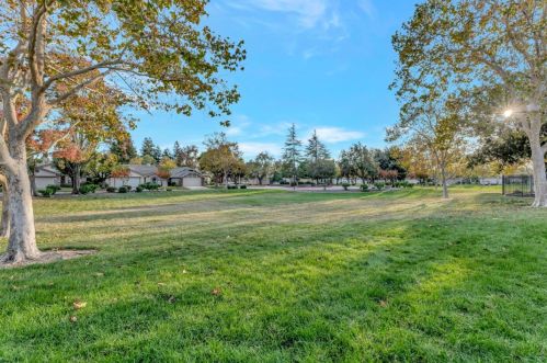 17337 Tassajara Cir, Morgan Hill CA  95037-7023 exterior