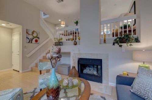 207 Moresby Ln, Redwood City, CA 94063-5505