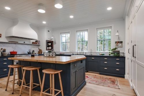 30 Glenwood St, Natick MA 01760-5649 exterior