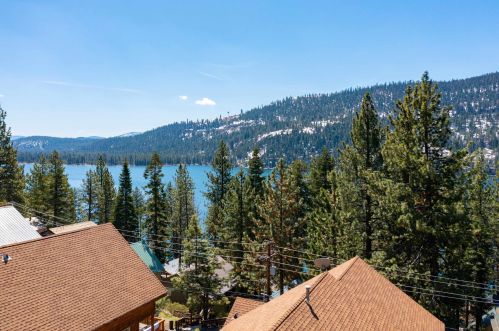 14520 Reed Ave, Truckee CA 96161-3610 exterior