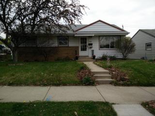 6328 Fremont Pl, Milwaukee, WI 53219-3066