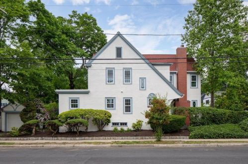 87 Woodbury St, Providence RI  02906-3509 exterior