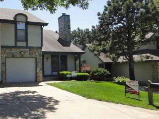 9519 Parker St, Omaha, NE 68114-1243