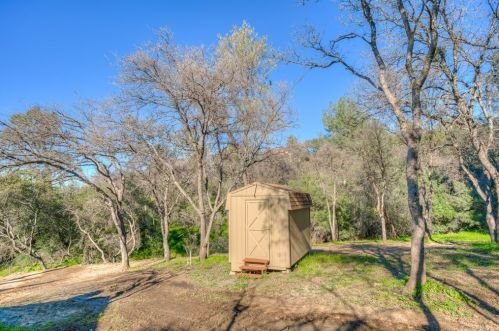 15 Woodcrest Dr, Oroville CA  95966-5518 exterior